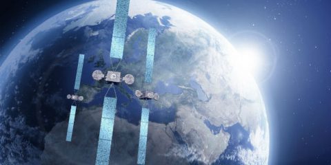 Eutelsat: tv satellitare ancora in crescita in Italia. Ce l’hanno 8,4 milioni di case