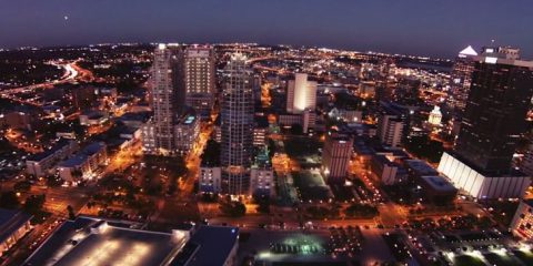 Video droni. La città di Tampa (Florida) vista dal drone