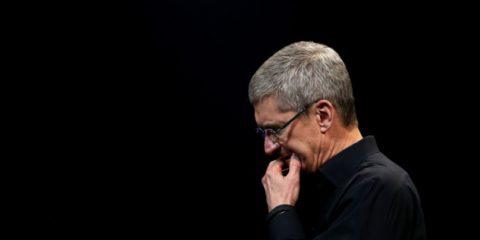 Apple spera nel Natale, ma l’iPhone non ‘tira’ più come prima