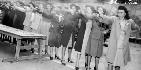 Provate a non conciliare: Addestramento al tiro di agenti donne del Dipartimento di Polizia di Los Angeles (1948)