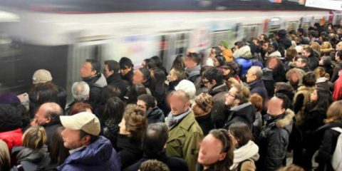 Trasporto pubblico obsoleto in Italia: è l’offerta più bassa in Europa. Studio Cdp