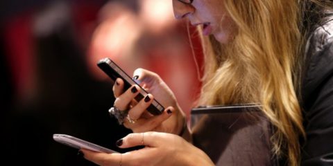 Digital audience: 42,6 milioni di italiani online nel 2016, accessi mobile +11,5%