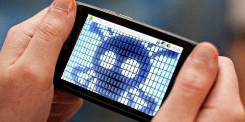 Malware mobile, nel 2016 triplicati gli attacchi