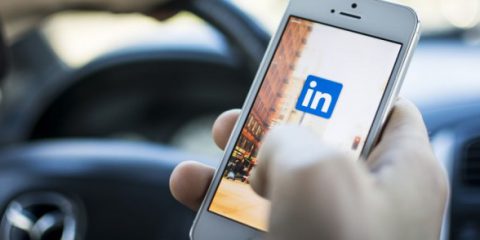 Vorticidigitali. Linkedin, accettare tutte le richieste di collegamento conviene?