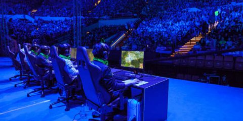 eSports, mercato in crescita del 25% nel 2017 a 700 milioni di dollari