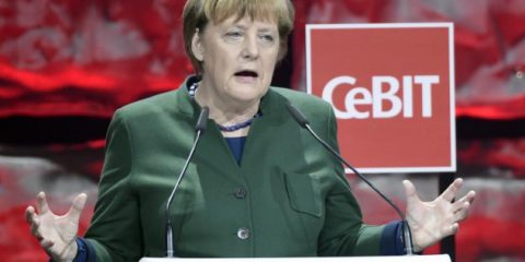 Digital Single Market. Angela Merkel punzecchia la Ue, ‘acceleri su Data Protection e copyright’