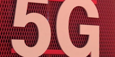 5G, base d’asta di 2,5 miliardi. Pagamento a rate per i 700 Mhz