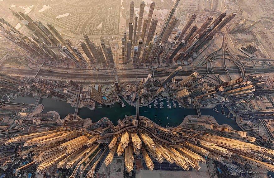 Giramenti di testa. Dubai vista dall'alto