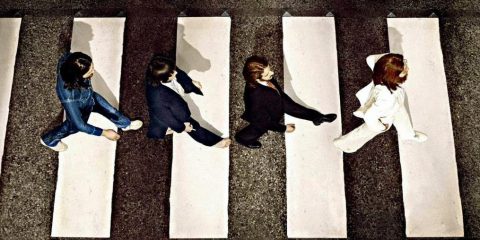 Foto inedite: Lo storico attraversamento dei Beatles sulle strisce pedonali di Abbey Road