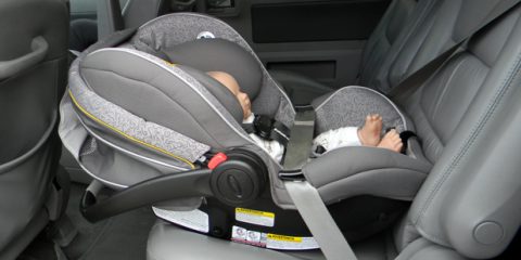 Dispositivi salva-bebè, obbligatori in auto?