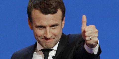 Banda ultralarga in Francia. Macron accelera i tempi ma frena sulla fibra ‘Impossibile portarla ovunque’