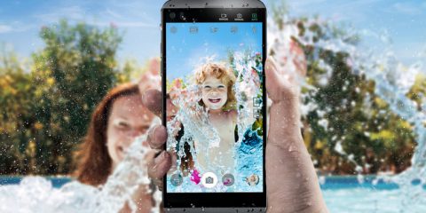 Cosa Compro. LG Q8, smartphone di qualità con doppio display e doppia fotocamera