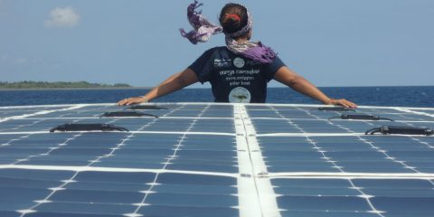 Un pizzico partenopeo nella missione balinese della “Tesla dei mari” Surya Namaskar