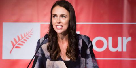 Jacinda Ardern è la piu giovane leader donna al mondo, Crisi Catalogna, Negli Usa calate del 25 per cento le interruzioni di gravidanza, Brexit