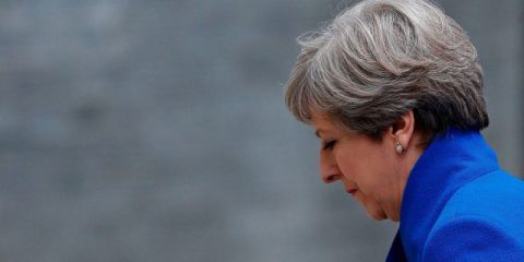 La premier May chiede aiuto ai leader Ue per la Brexit, Boom di posti di lavoro in Usa, Catalogna