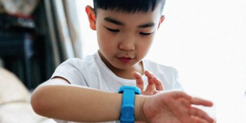 Privacy e sicurezza, la Germania vieta gli smartwatch per bambini