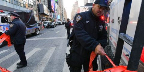 Attacco terroristico a New York, Theresa May vuole processare i giganti del web, La povertà in Argentina supera il 31%