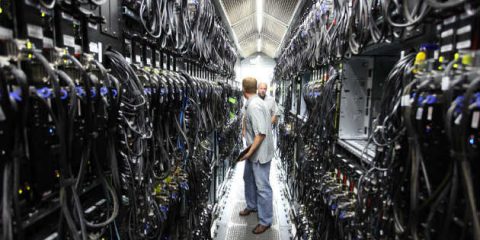 Digital economy, il dollaro debole spinge il mercato IT globale. Spesa in data center a 188 miliardi nel 2018