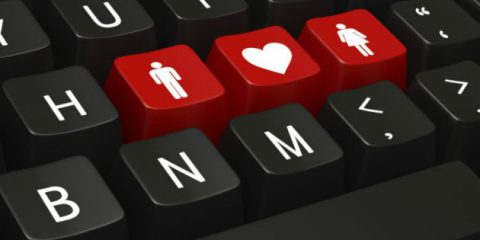 San Valentino, condividere col proprio partner password e device mette a rischio la privacy