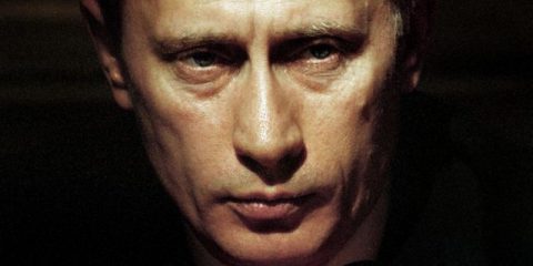 Candidatura di Vladimir Putin alle presidenziali, Tensione a Calais tra migranti e ‘passeurs’, Crisi Catalana