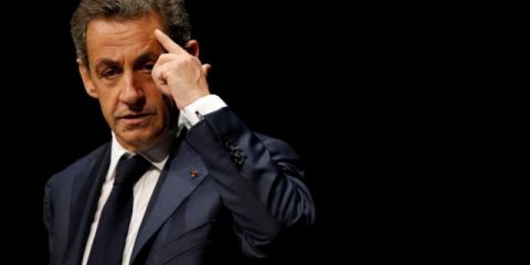 L’ex presidente francese Sarkozy in stato di fermo, Trump annuncia i dazi sui prodotti cinesi, Accordo Ue-Gran Bretagna sulla Brexit