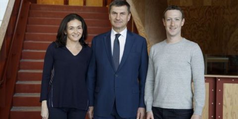 Facebook, Zuckerberg incontra il commissario Ue Ansip (Ma cosa si sono detti?)