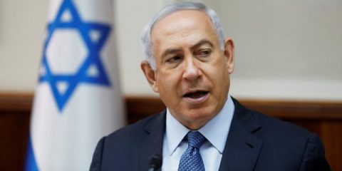 Passo indietro di Netanyahu sui migranti, Nuovo attacco di Trump ad Amazon, Estradizione di Puigdemont