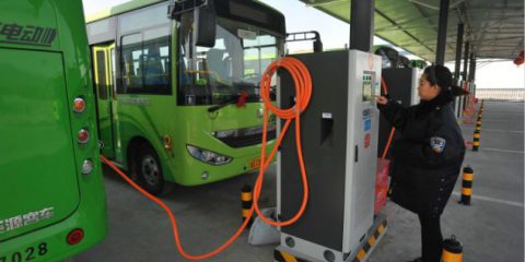 Autobus elettrici, in Cina crolla la domanda di petrolio nei trasporti pubblici