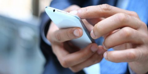 Telefonia mobile, l’Agcom avvia mail per segnalare problemi con servizi premium