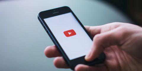 Il Datagate travolge anche YouTube. ‘Raccoglie dati dei bimbi per la pubblicità, violando la legge Usa’