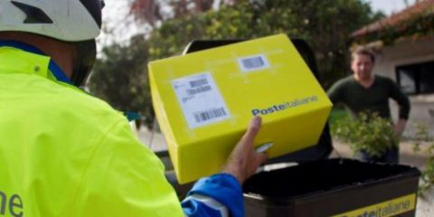 eCommerce, la sfida di Poste a Amazon ‘Consegne fino a sera e nel weekend’