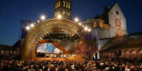 Solidarietà contro la povertà, il 19 giugno su Rai Uno il concerto da Assisi ‘Con il cuore’