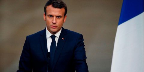 Macron annuncia il reddito universale, Il premier spagnolo Sanchez e la ‘tesi’ copiata, Trump e i migranti irregolari in Messico, Brexit