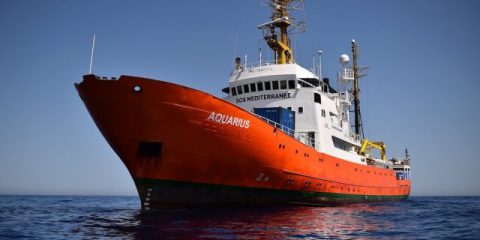 L’era della ‘Aquarius’, Aumento della spesa pubblica mondiale sulle energie rinnovabili, Continua lo sciopero dei treni in Francia