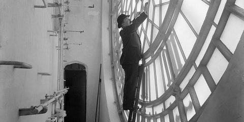 Quando il tempo veniva scandito dai grandi orologi: Manutenzione straordinaria al Big Ben (Londra 1920)