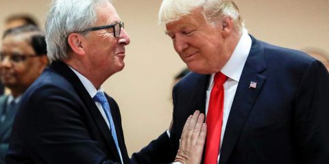 Incontro tra Juncker e Trump per dazi su auto, Crisi Catalogna, Scontro fra Salvini e la ong Proactiva