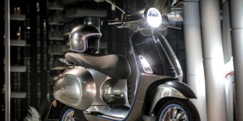 Piaggio, al via la produzione della Vespa elettrica. Sarà dotata di IA e interconnettività