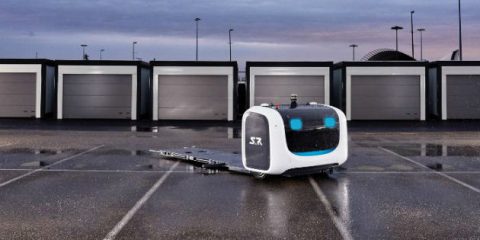 Aeroporto 4.0, a Londra saranno i robot a parcheggiare le automobili dei viaggiatori (Video)