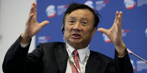 Huawei, il fondatore Ren Zhengfei prepara l’azienda per giorni difficili