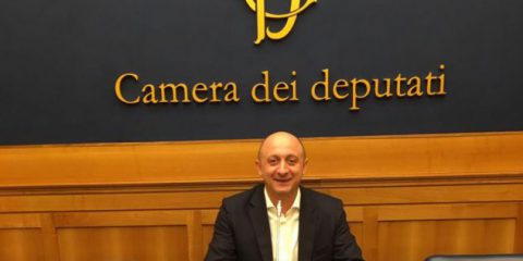 ‘Nuovi orari negozi, nel testo base non c’è la stretta sull’eCommerce’. Intervista a Andrea Dara (Lega)