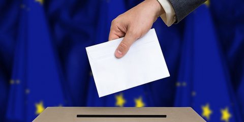 Elezioni europee, l’Enisa avverte gli Stati: ‘Servono regole per gli Ott, la disinformazione mina il processo democratico’