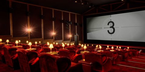 Cinema in sala, il discutibile obbligo di mascherine Ffp2 fino al 15 giugno