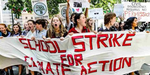 #FridaysForFuture e il pianeta B che non esiste: Greta Thunberg, “I politici ci hanno abbandonato”