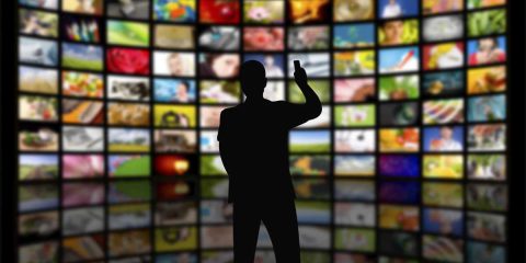 Un quarto degli internauti francesi guarda eventi live stream pirata, crescono le IPTV illegali