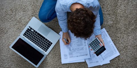 Precompilata, come modificarla dal 2 maggio e quali spese detraibili (19% su abbonamento mezzi pubblici)