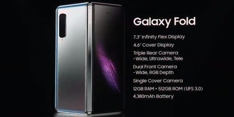 Cosa Compro. Smartphone pieghevole Samsung Galaxy Fold, (mezza) novità a caro prezzo