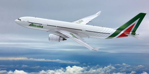 L’allarme dell’Autorità dell’Energia: “Per salvare Alitalia aumento bollette di luce e gas”