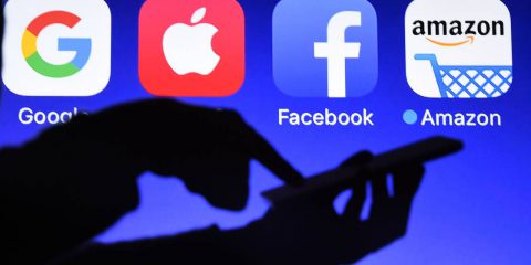 Big Tech ed epidemia, Facebook (+19%) e Amazon (+3%) guidano la carica delle lobby negli USA