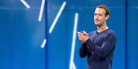 Facebook, al via negli Usa la sezione News. Zuckerberg investe nell’editoria