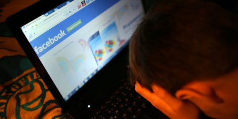 Il 60% dei ragazzi italiani teme la rete. Cyberbullismo, privacy e revenge porn i rischi maggiori